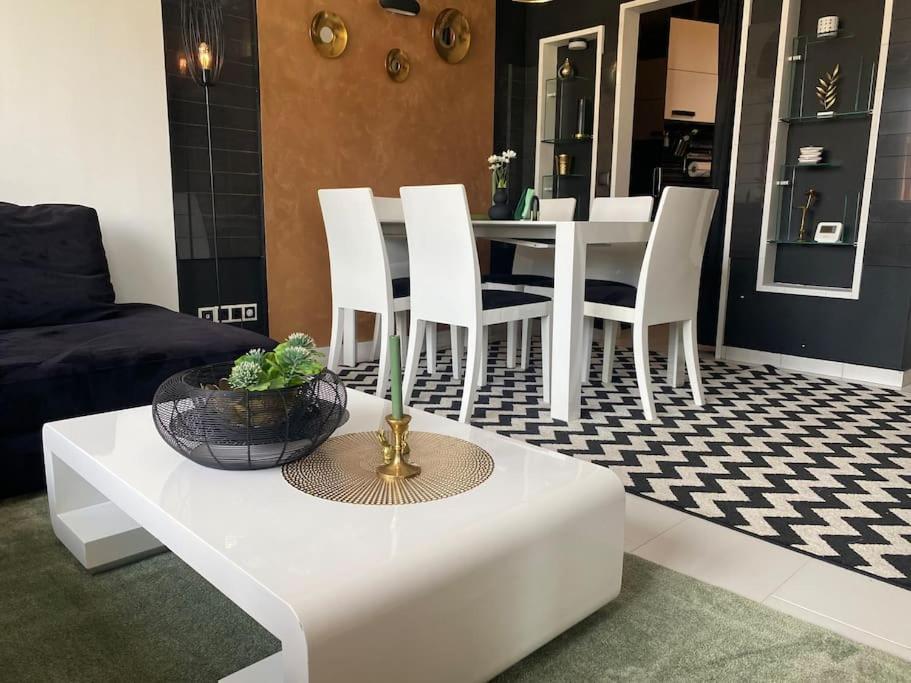 Lovely 1-Bedroom Apartament With Free Parking София Экстерьер фото